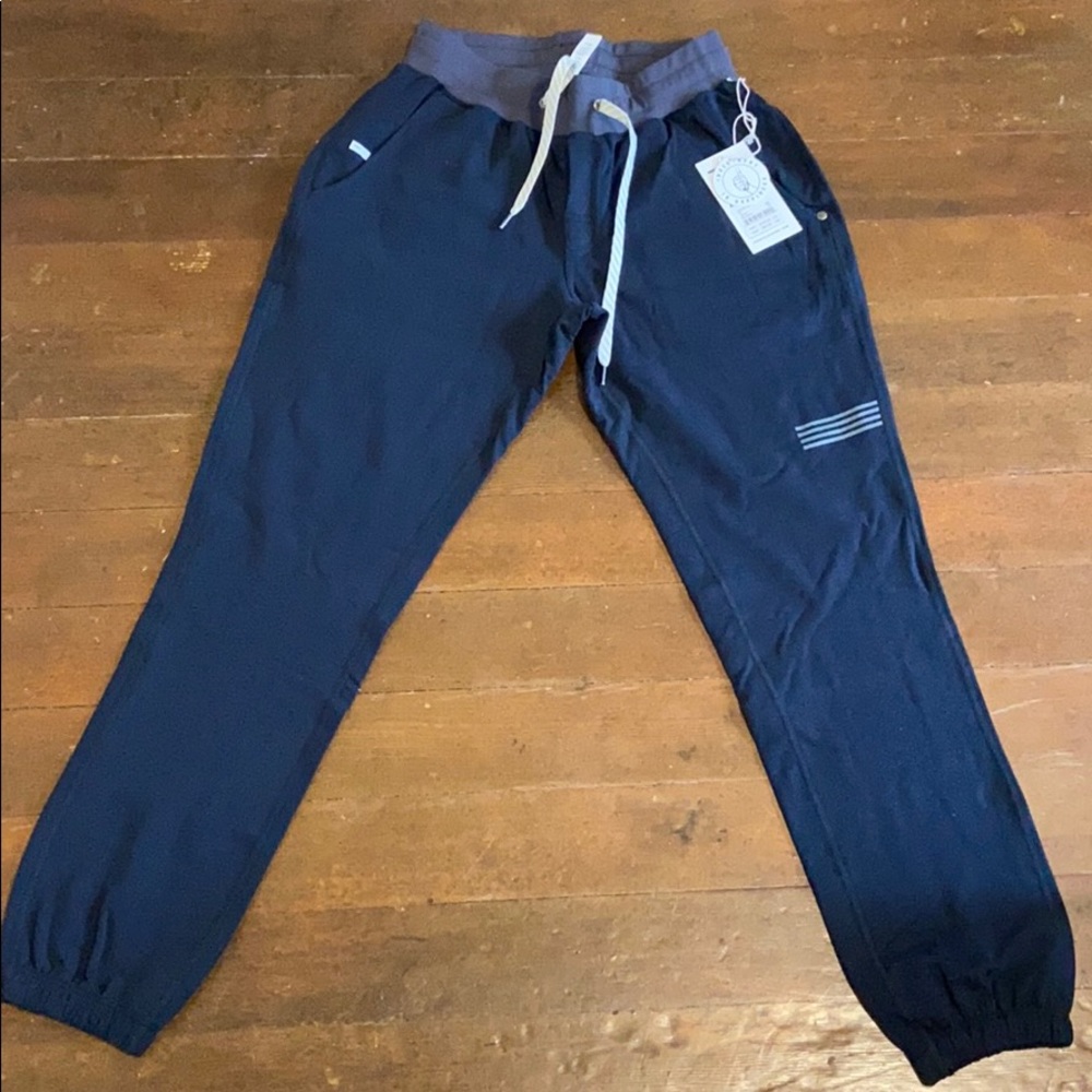 Brand New Vuori Laguna Pants (women XS)